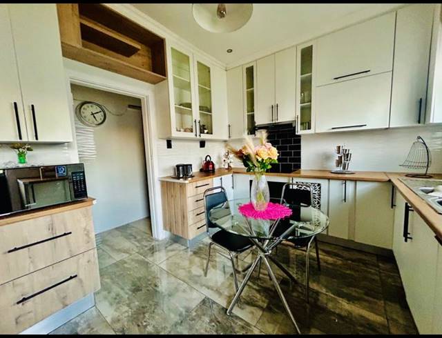 3 BEDROOM HOUSE FOR SALE IN VANDERBIJLPARK CW 2